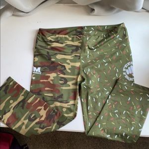 FMFM crop leggings camo and donut sprinkles